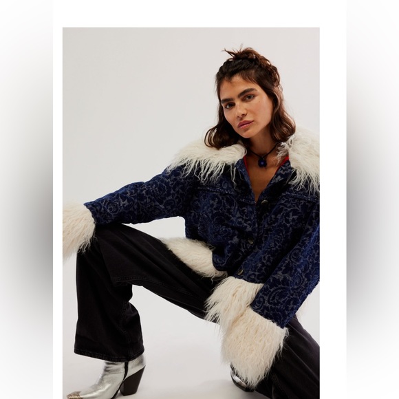 FREE PEOPLE NWT SABINA FUR BOMBER JACKET 🔥 - Picture 5 of 12